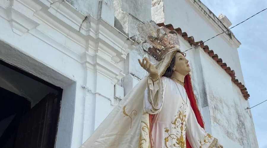 ℹ️ Retransmisión en directo de la Santa Misa y la procesión en honor a nuestra Virgen de la Asunción.